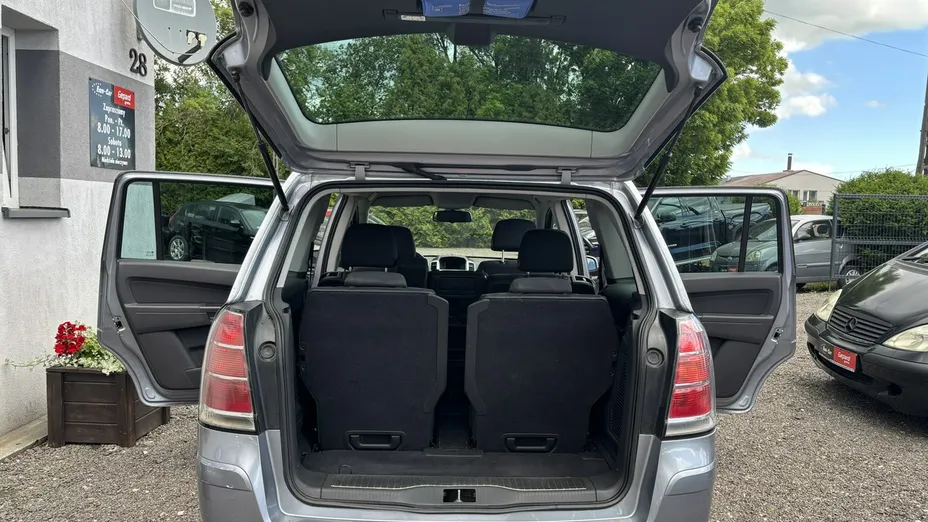 OPEL Zafira -