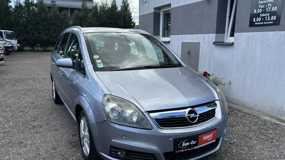 OPEL Zafira -