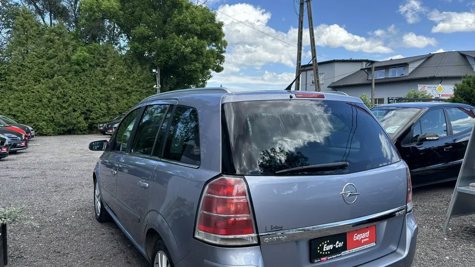OPEL Zafira -