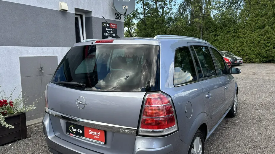 OPEL Zafira -