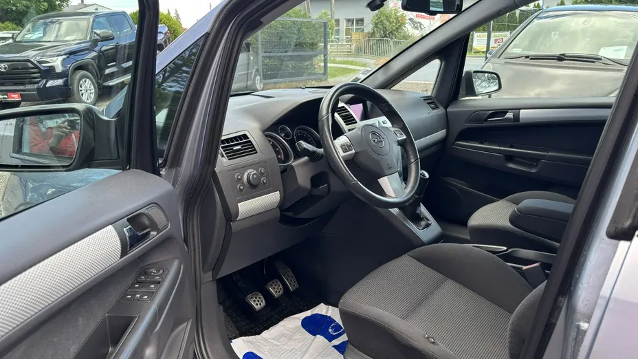 OPEL Zafira -