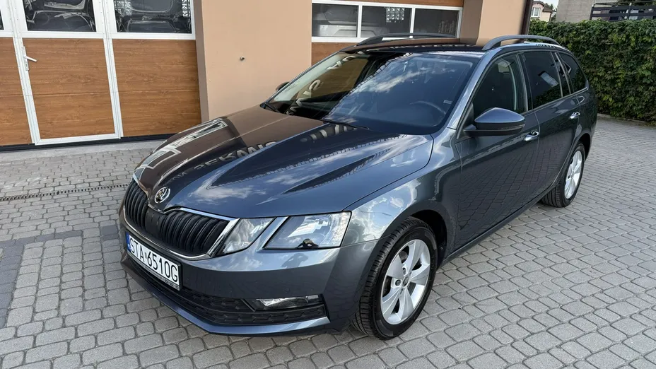 SKODA Octavia -