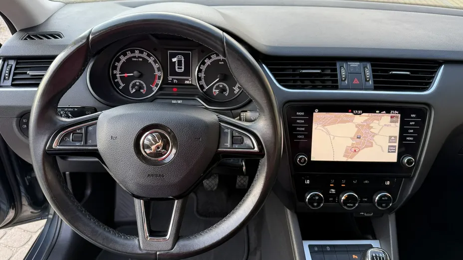 SKODA Octavia -