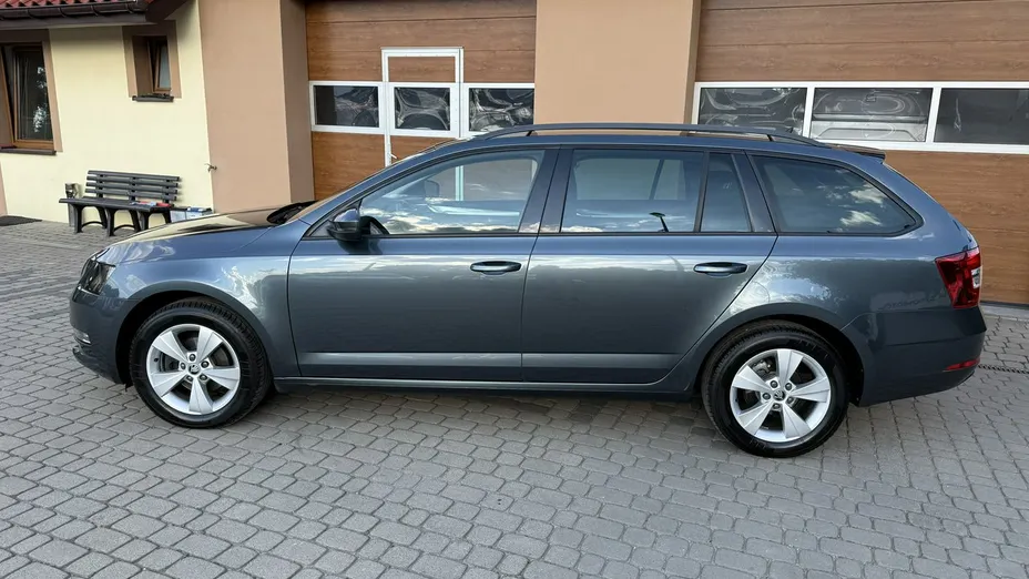 SKODA Octavia -