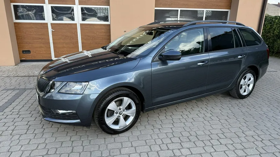 SKODA Octavia -
