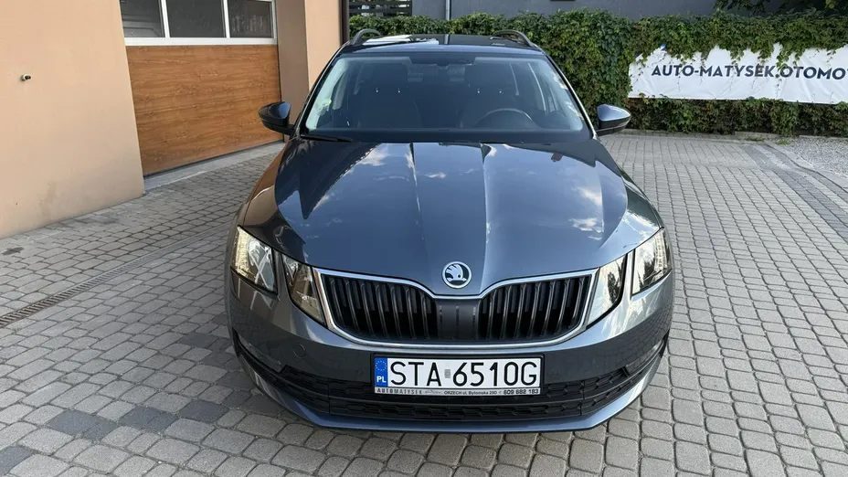SKODA Octavia -