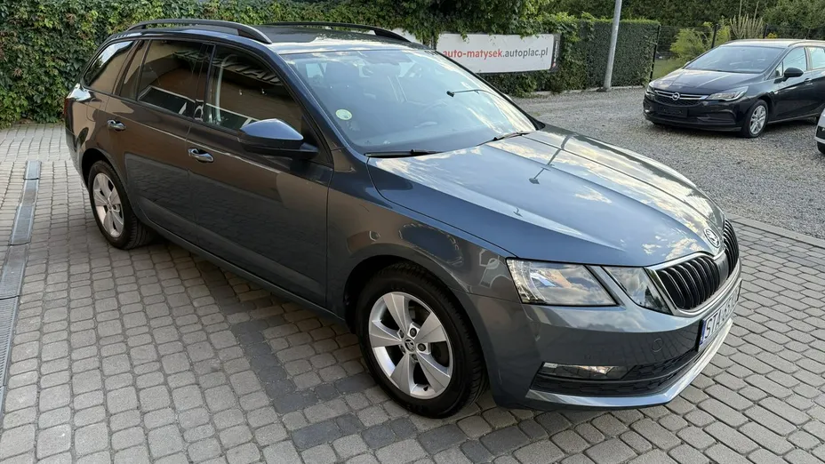 SKODA Octavia -