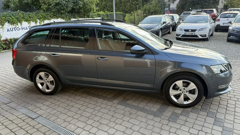 SKODA Octavia -