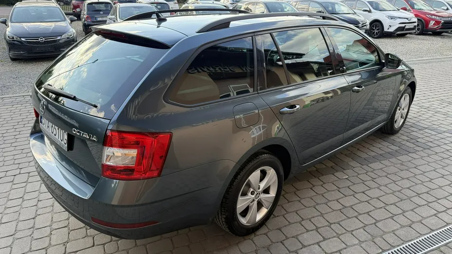 SKODA Octavia -
