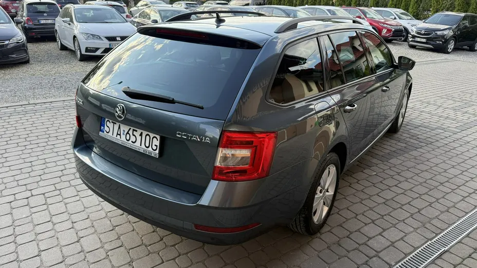 SKODA Octavia -
