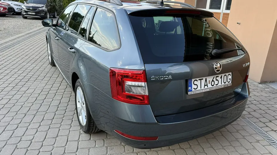 SKODA Octavia -