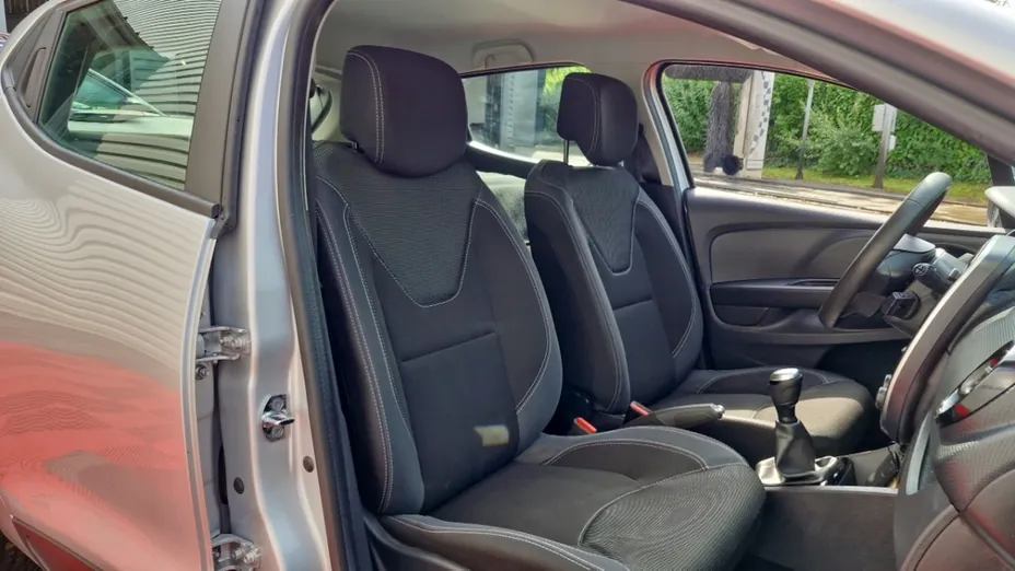 RENAULT Clio -