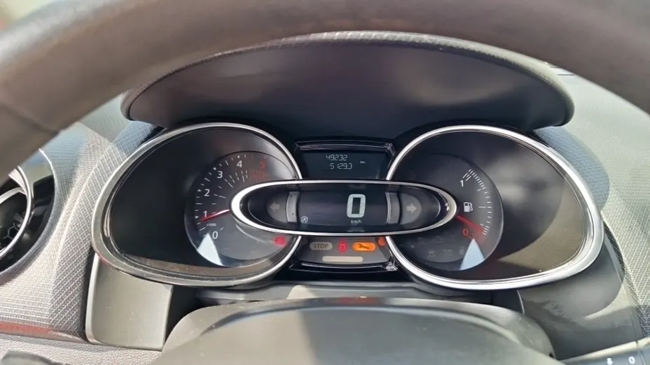 RENAULT Clio -