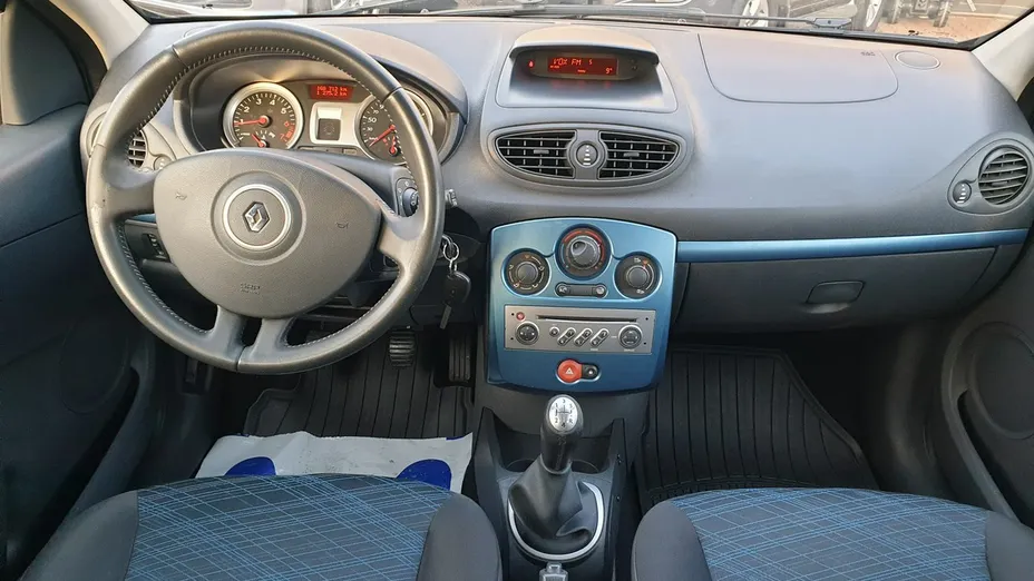 RENAULT Clio -