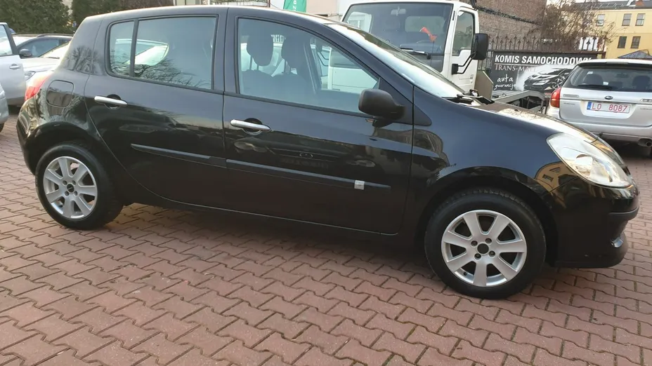 RENAULT Clio -