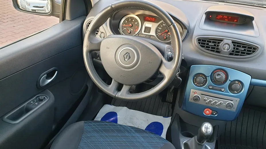 RENAULT Clio -