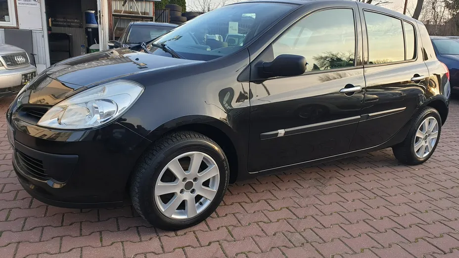 RENAULT Clio -