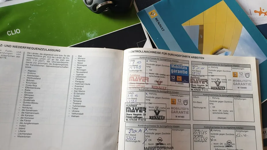 RENAULT Clio -