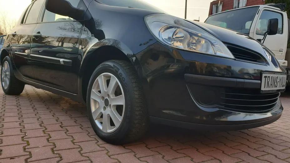RENAULT Clio -