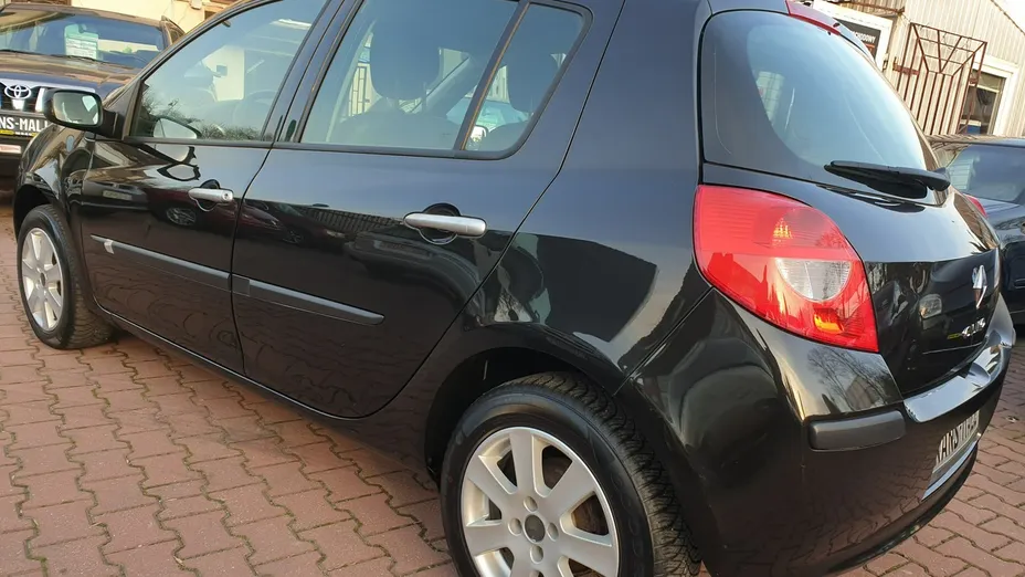 RENAULT Clio -