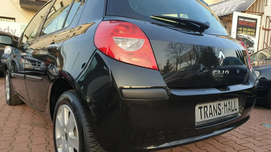 RENAULT Clio -