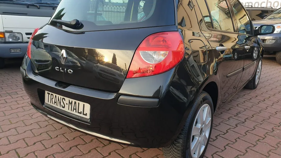 RENAULT Clio -