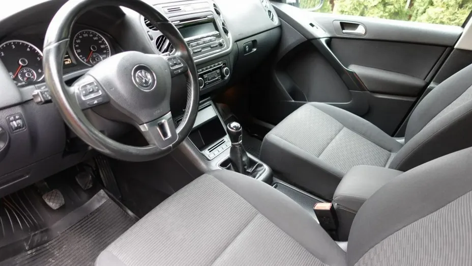 VOLKSWAGEN Tiguan -