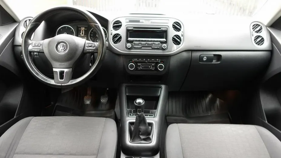 VOLKSWAGEN Tiguan -