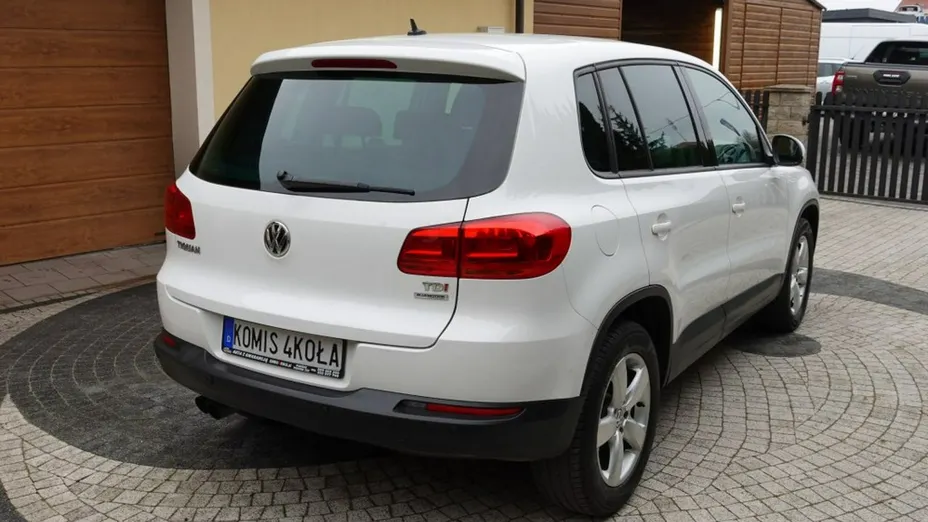 VOLKSWAGEN Tiguan -