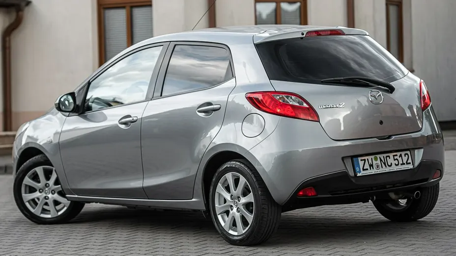 MAZDA 2 -