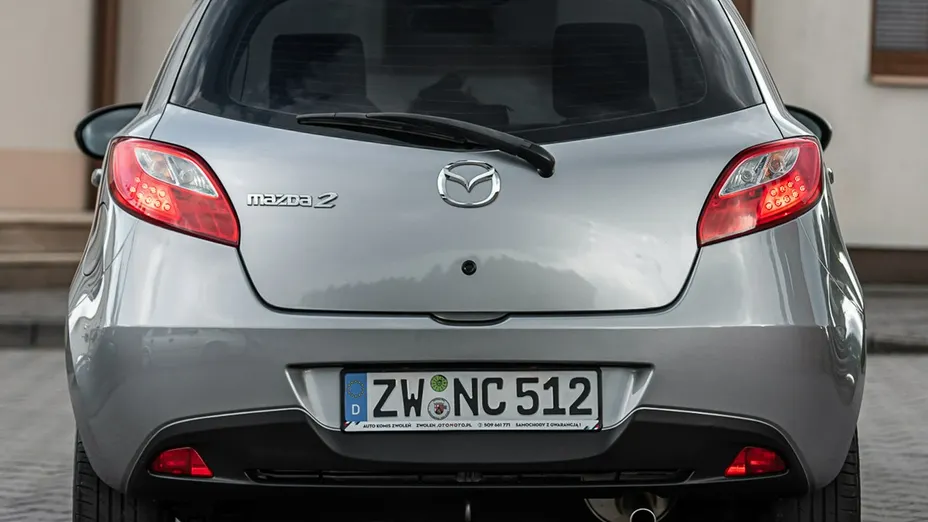 MAZDA 2 -