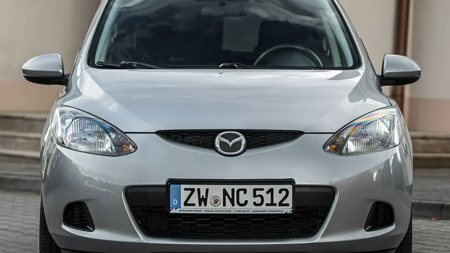MAZDA 2 -