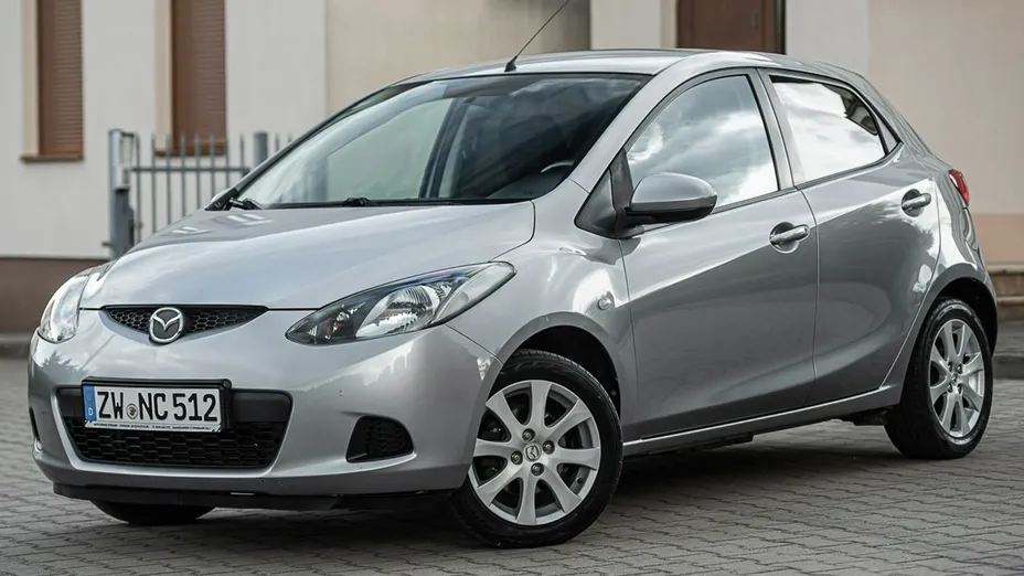 MAZDA 2 -