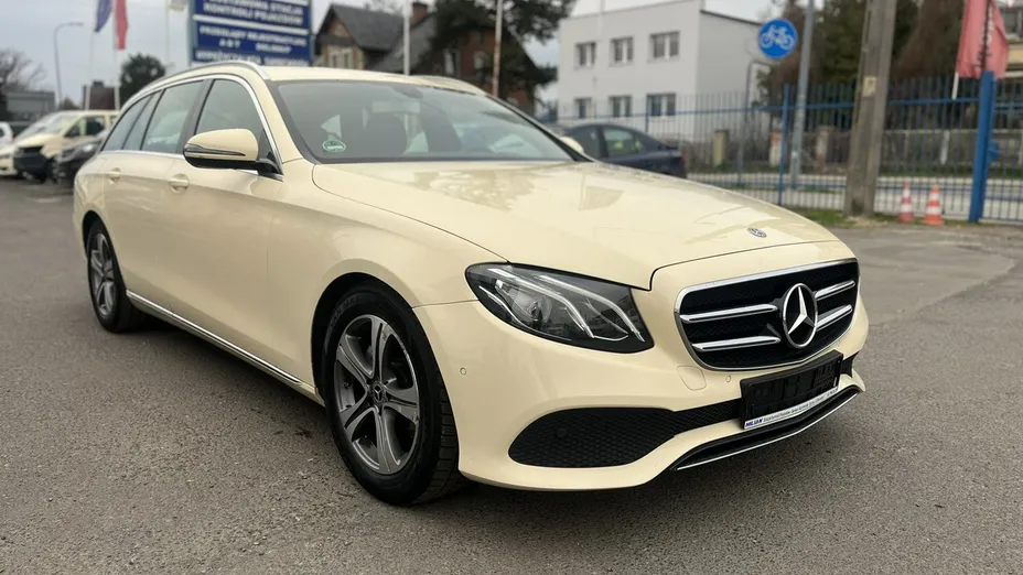 MERCEDES-BENZ E Klasa -