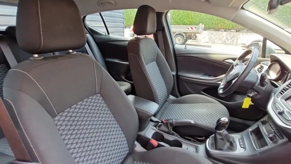 OPEL Astra -