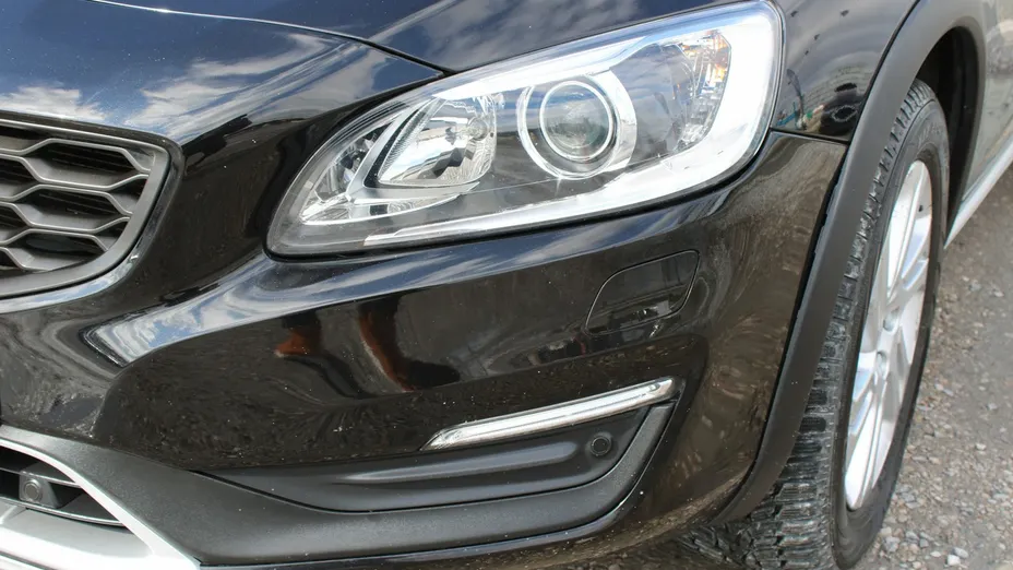 VOLVO V60 -