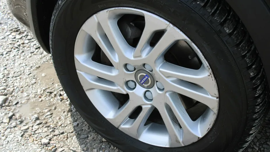 VOLVO V60 -