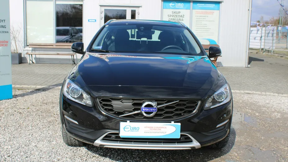 VOLVO V60 -