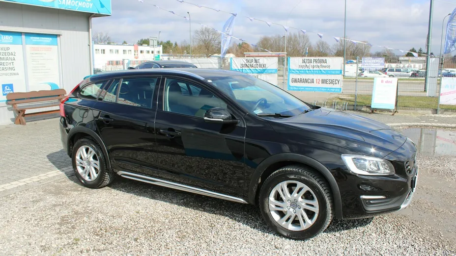 VOLVO V60 -