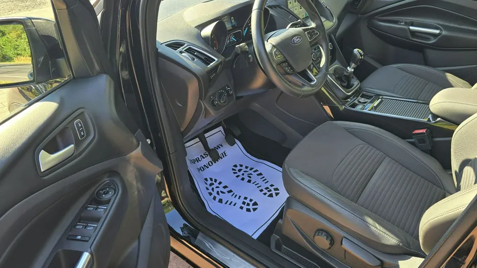 FORD Kuga -