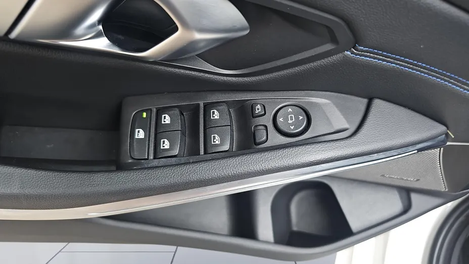 BMW Seria 3 320i aut
