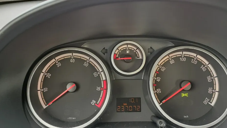OPEL Corsa -