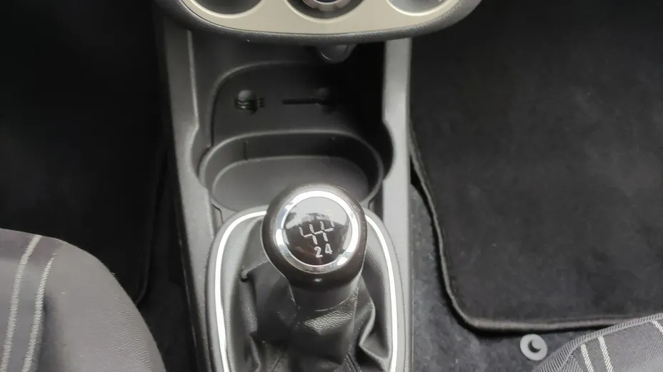 OPEL Corsa -