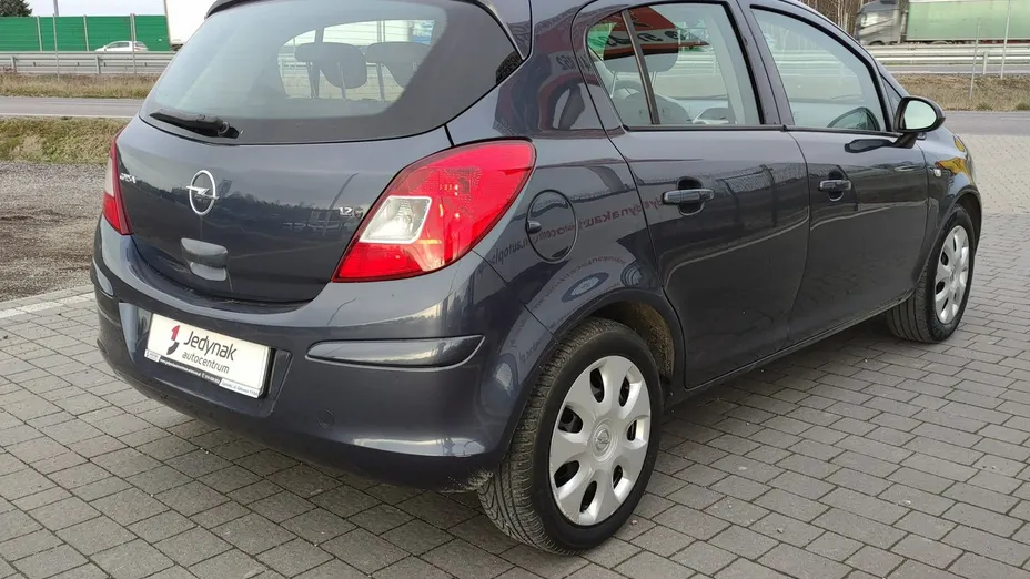 OPEL Corsa -