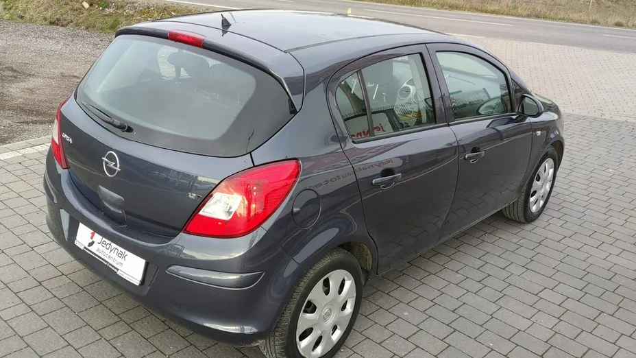 OPEL Corsa -