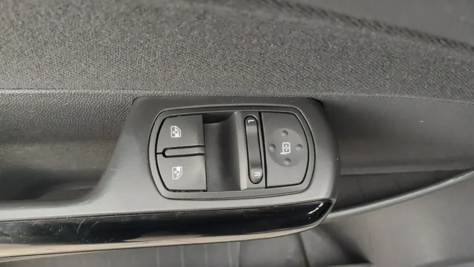 OPEL Corsa -