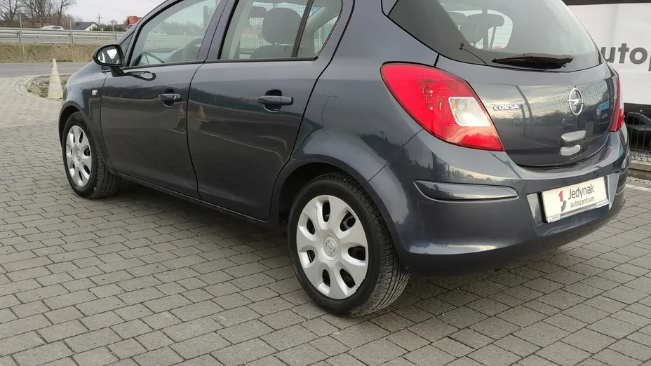 OPEL Corsa -