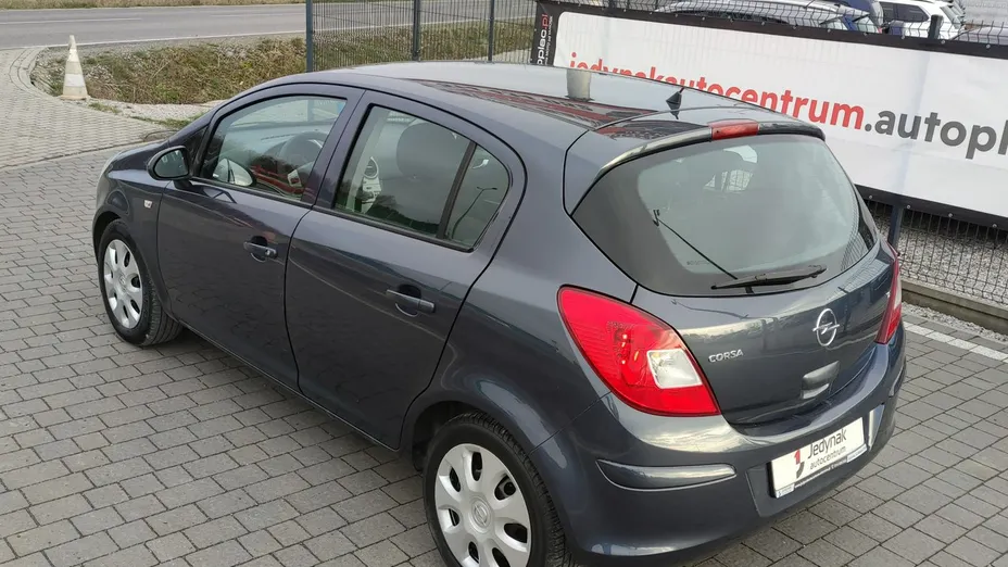 OPEL Corsa -