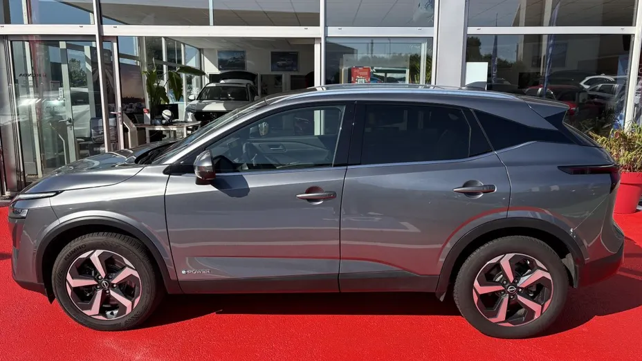 NISSAN Qashqai -