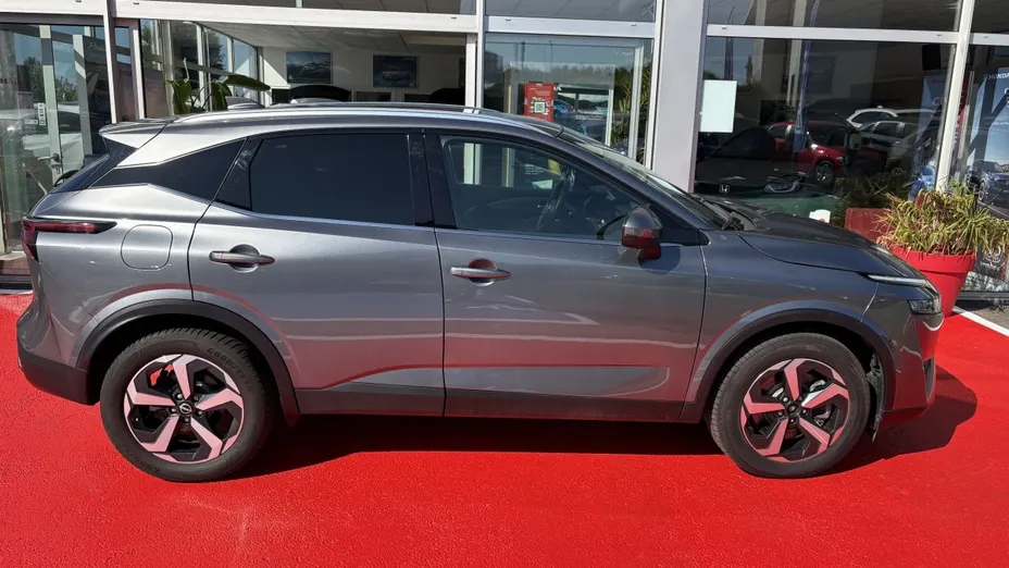 NISSAN Qashqai -